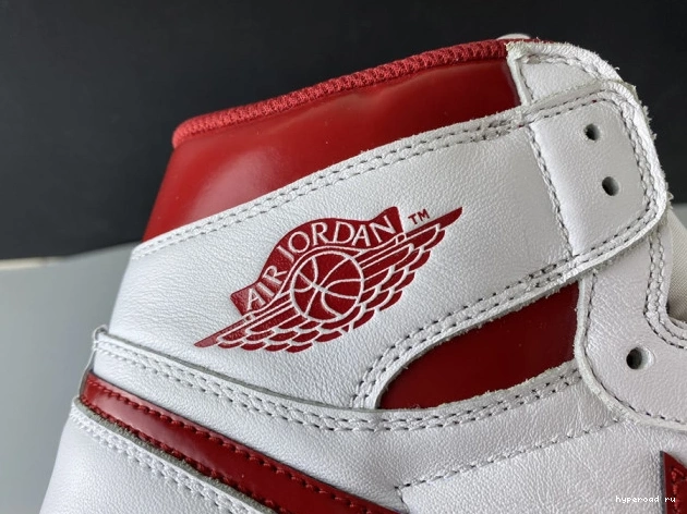 Retro Jordan (2017) 555088-103 Metallic Air Red 1 0520